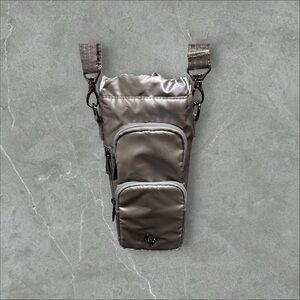 Lug Huggie SE Metallic Pearl Women's Shoulder Water Bottle Bag